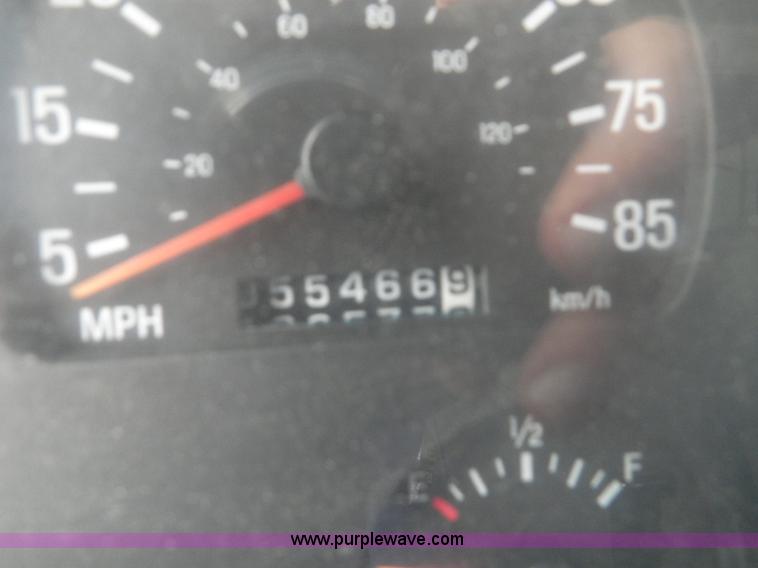 image for item I5903 2000 Sterling dump truck