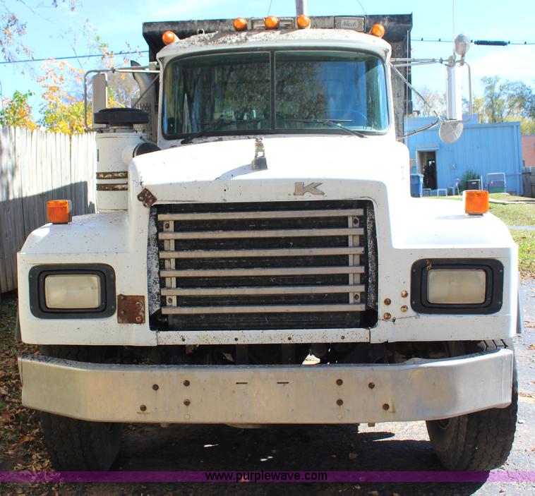 image for item I5912 1995 Mack RD688S dump truck