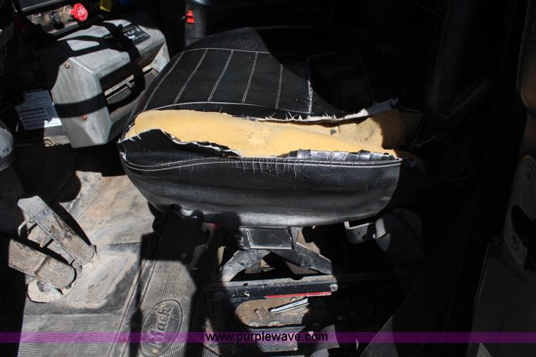 image for item I5912 1995 Mack RD688S dump truck