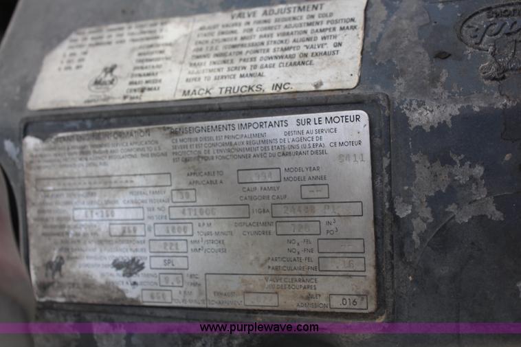 image for item I5912 1995 Mack RD688S dump truck