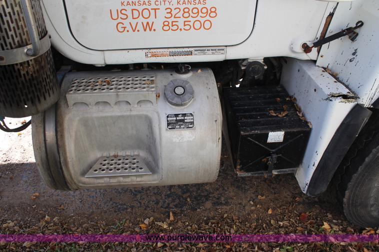 image for item I5912 1995 Mack RD688S dump truck