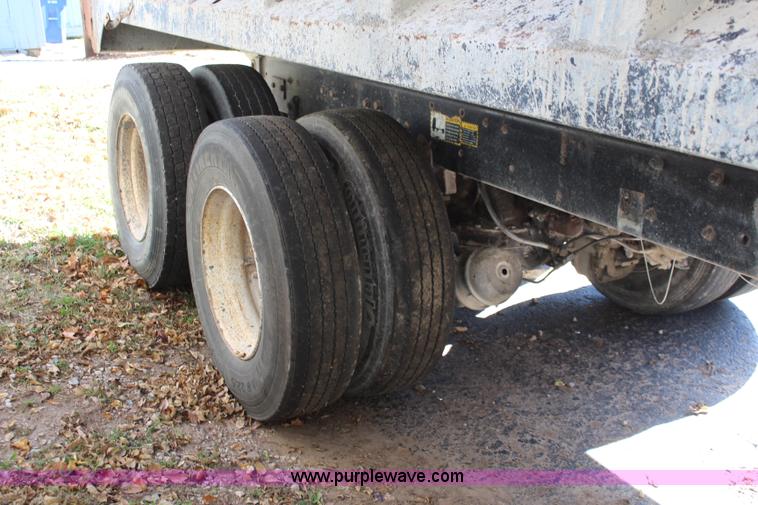 image for item I5912 1995 Mack RD688S dump truck