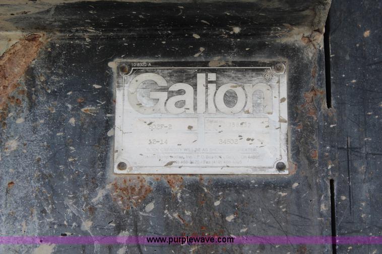 image for item I5912 1995 Mack RD688S dump truck