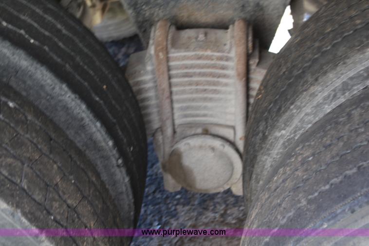 image for item I5912 1995 Mack RD688S dump truck