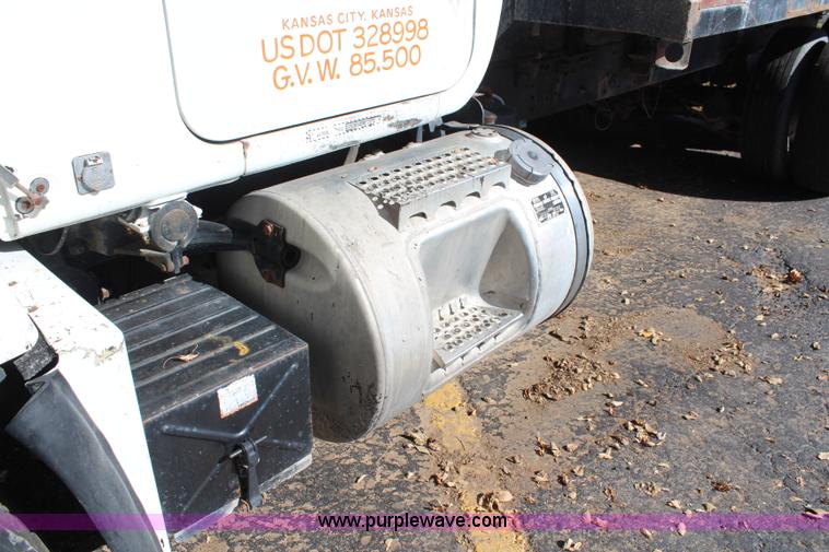 image for item I5912 1995 Mack RD688S dump truck