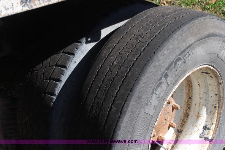 image for item I5912 1995 Mack RD688S dump truck