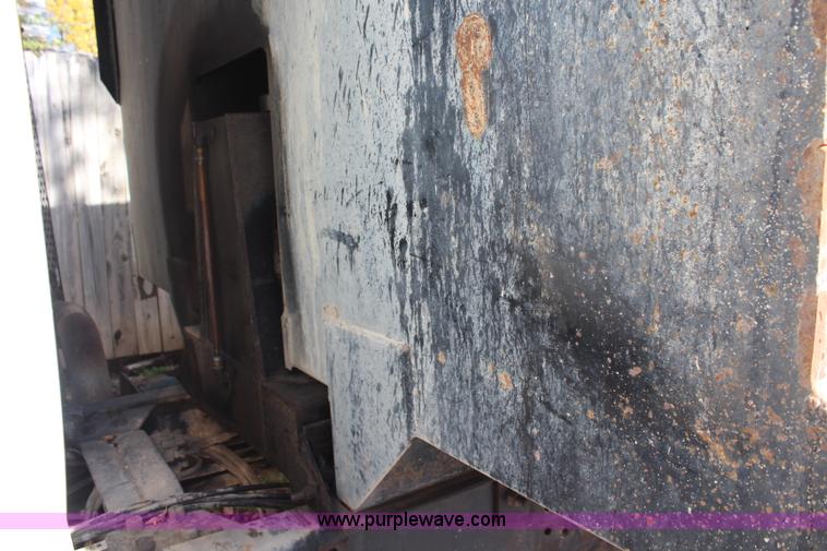 image for item I5912 1995 Mack RD688S dump truck