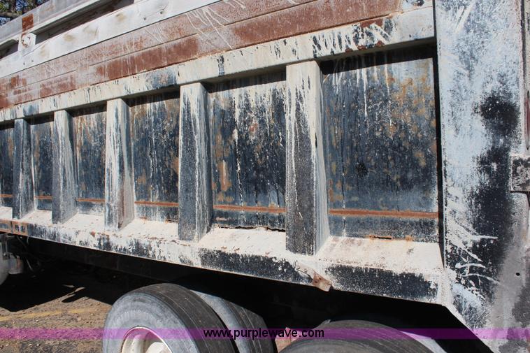 image for item I5912 1995 Mack RD688S dump truck