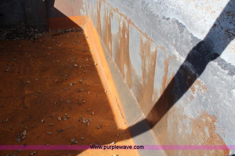 image for item I5912 1995 Mack RD688S dump truck