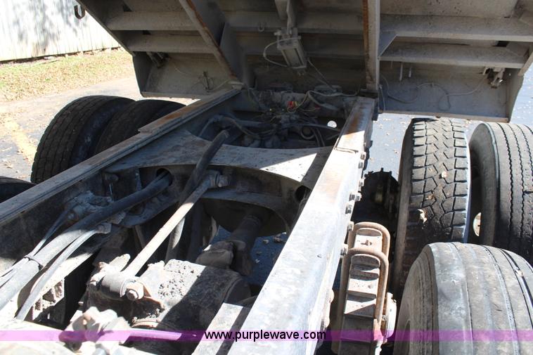image for item I5912 1995 Mack RD688S dump truck