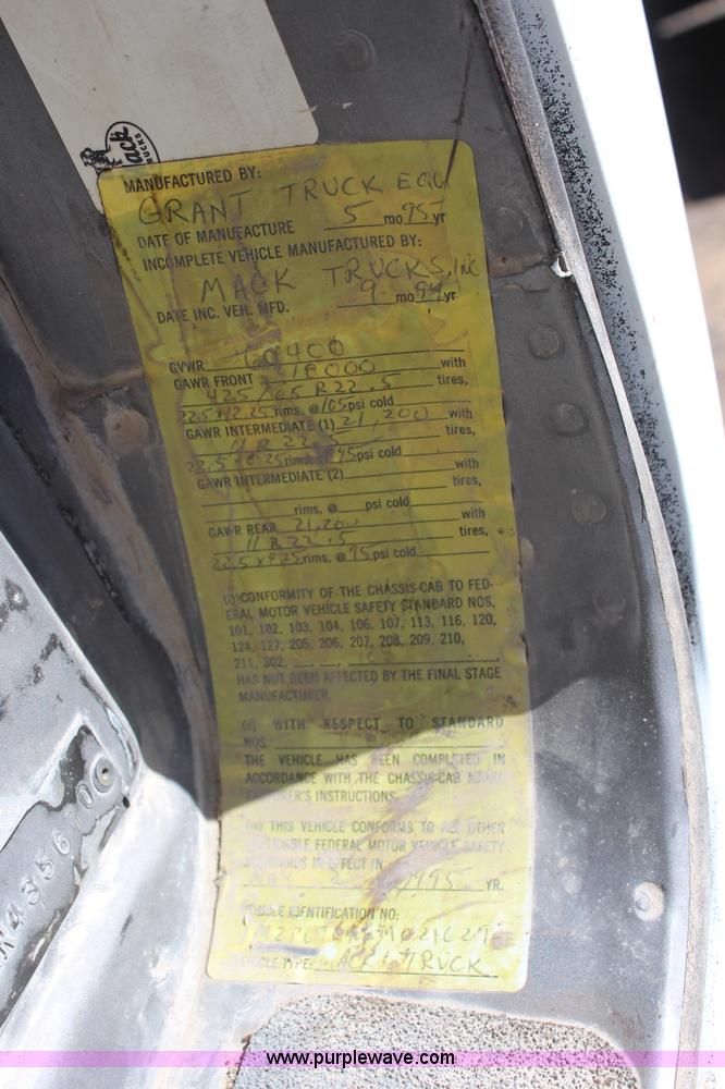 image for item I5912 1995 Mack RD688S dump truck