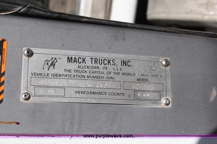 image for item I5912 1995 Mack RD688S dump truck
