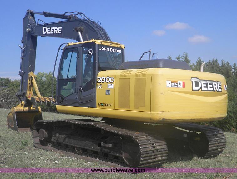 image for item I5925 2011 John Deere 200D LC excavator