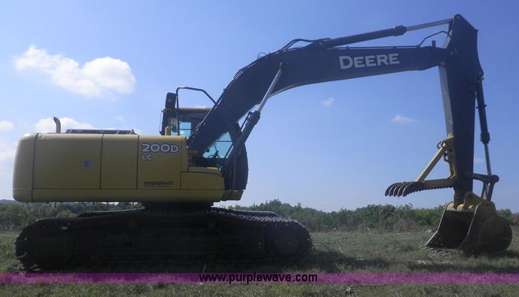 image for item I5925 2011 John Deere 200D LC excavator