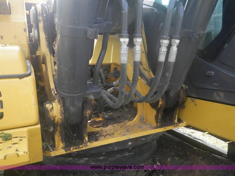 image for item I5925 2011 John Deere 200D LC excavator