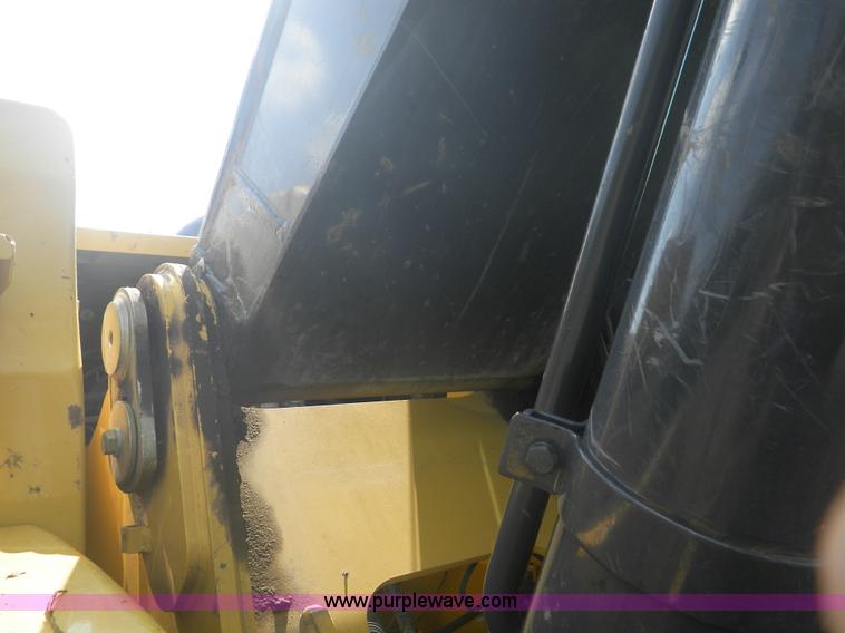 image for item I5925 2011 John Deere 200D LC excavator