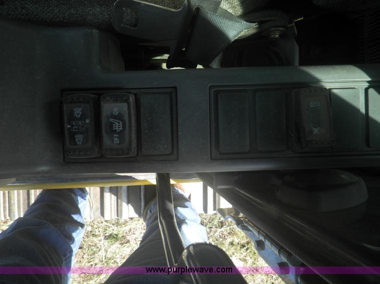 image for item I5925 2011 John Deere 200D LC excavator