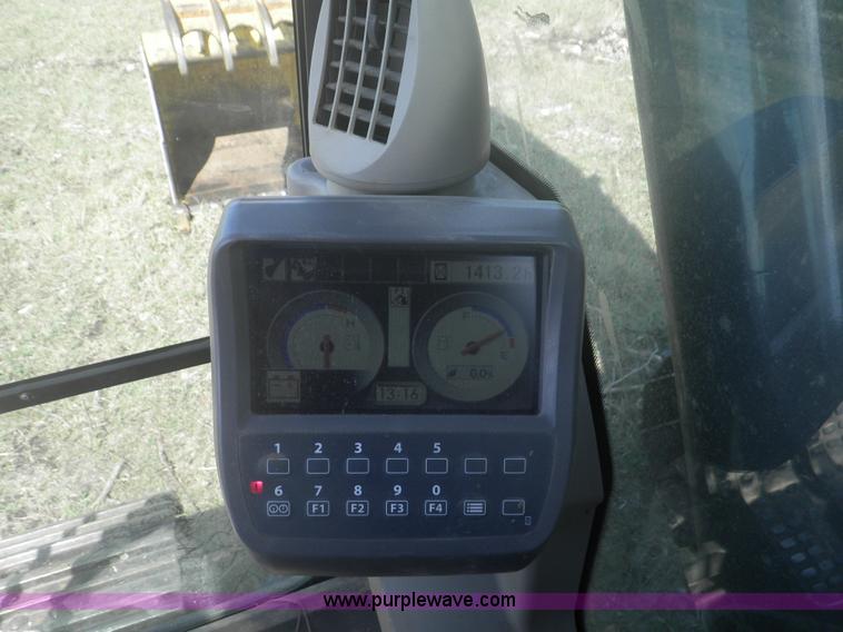 image for item I5925 2011 John Deere 200D LC excavator