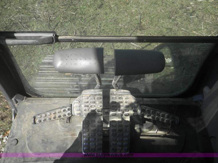 image for item I5925 2011 John Deere 200D LC excavator