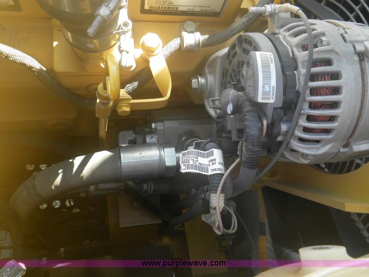 image for item I5925 2011 John Deere 200D LC excavator