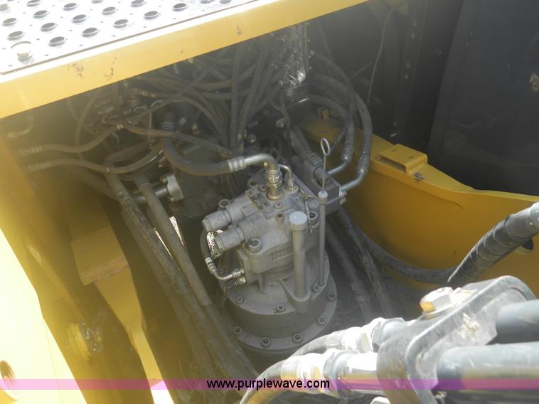 image for item I5925 2011 John Deere 200D LC excavator