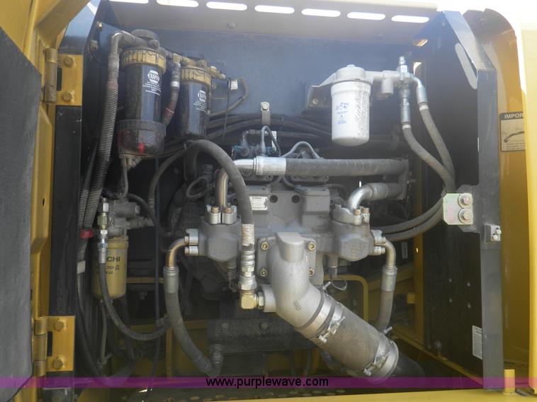 image for item I5925 2011 John Deere 200D LC excavator