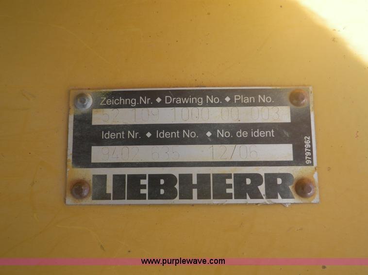 image for item I5926 2007 John Deere 755D track loader