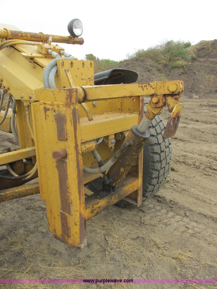 image for item I6038 1987 Caterpillar 140G articulated motor grader