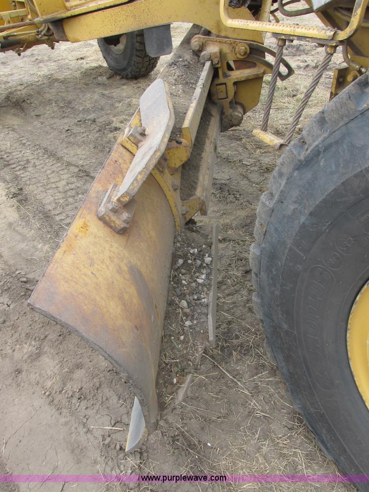 image for item I6038 1987 Caterpillar 140G articulated motor grader