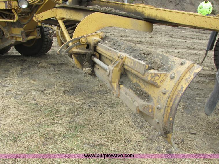 image for item I6038 1987 Caterpillar 140G articulated motor grader