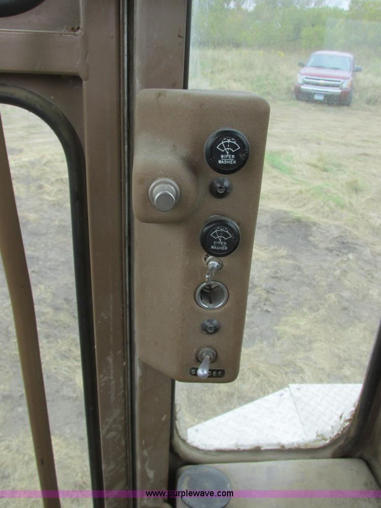 image for item I6038 1987 Caterpillar 140G articulated motor grader