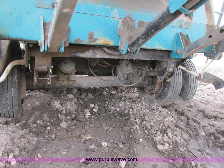 image for item I6043 2006 Powerscreen Turbo Chieftain dual deck screen