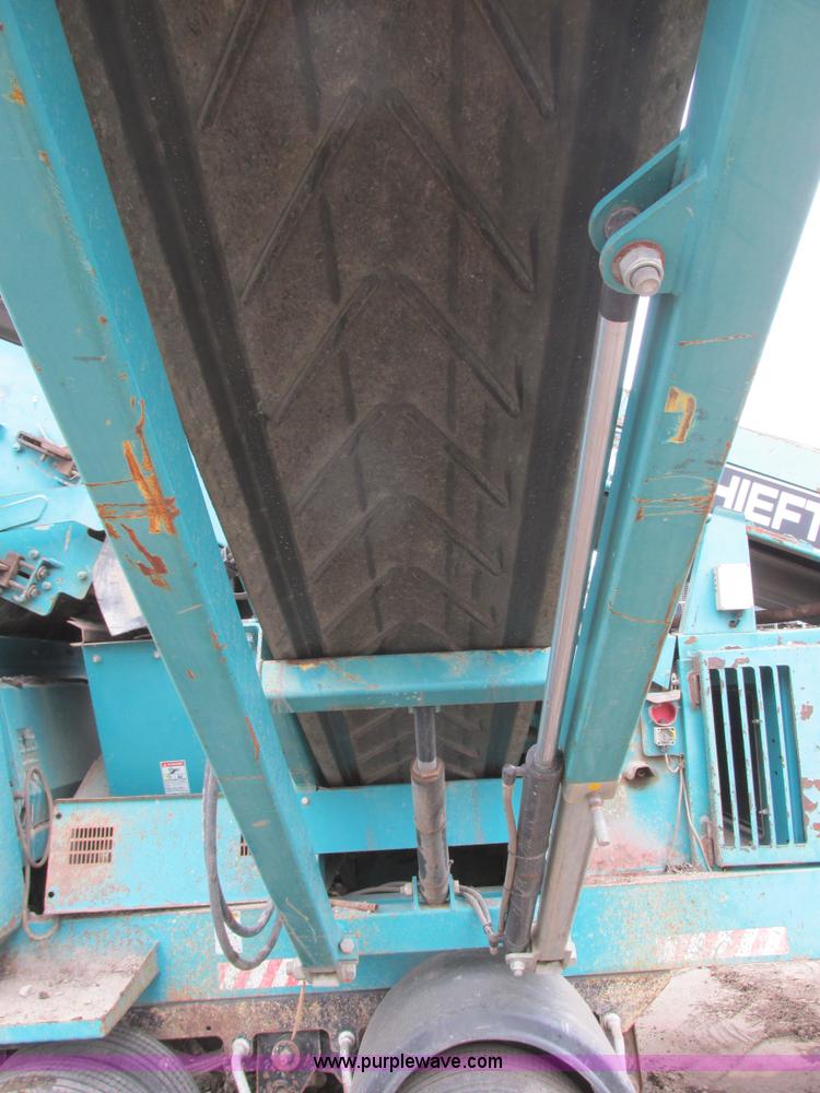 image for item I6043 2006 Powerscreen Turbo Chieftain dual deck screen