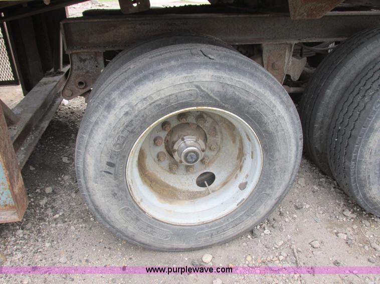 image for item I6047 2007 Inertia 5066 LRP impact crusher