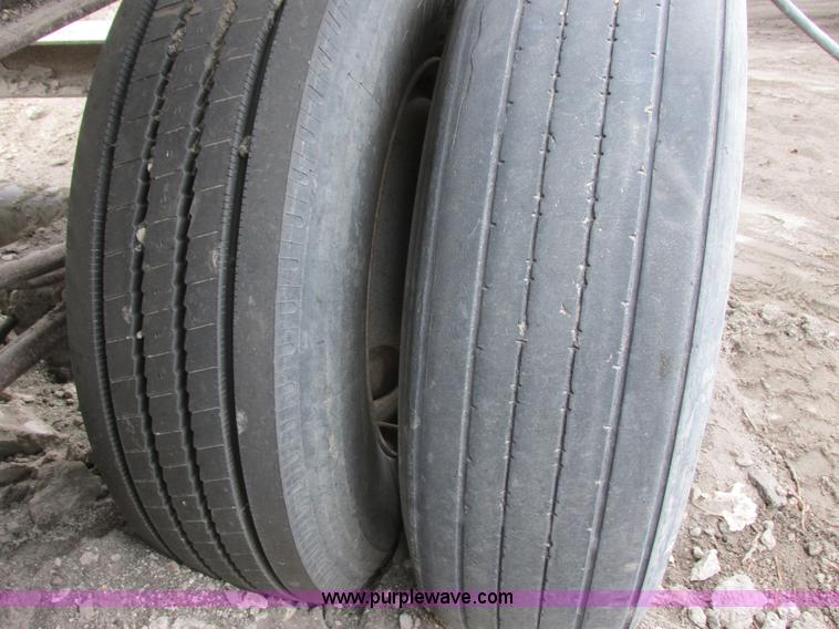 image for item I6047 2007 Inertia 5066 LRP impact crusher