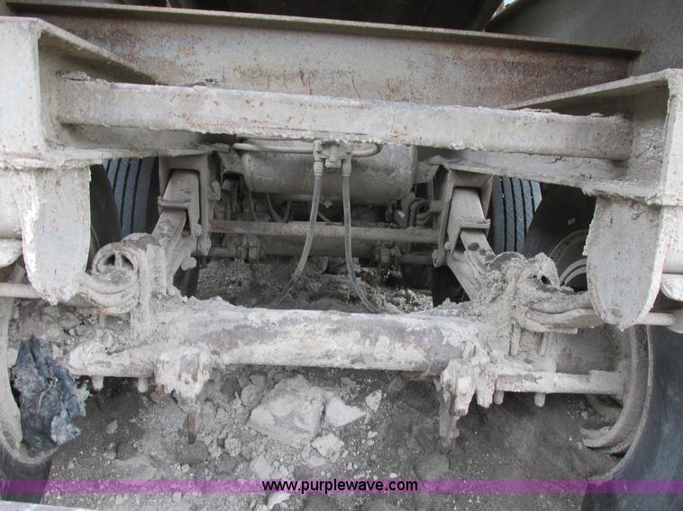 image for item I6047 2007 Inertia 5066 LRP impact crusher