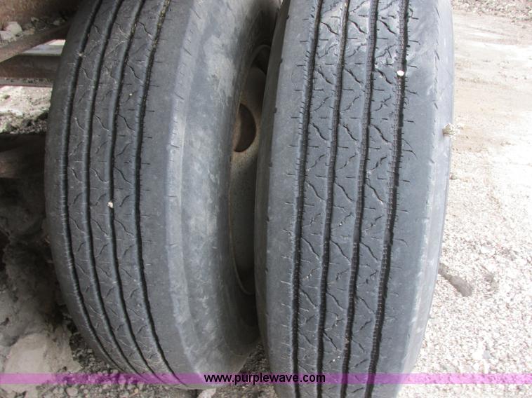 image for item I6047 2007 Inertia 5066 LRP impact crusher