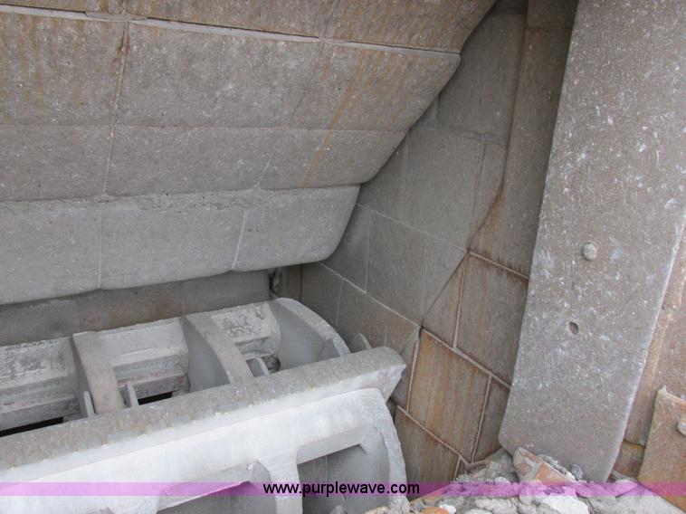 image for item I6047 2007 Inertia 5066 LRP impact crusher