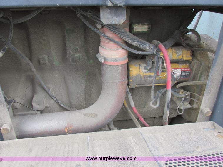 image for item I6047 2007 Inertia 5066 LRP impact crusher