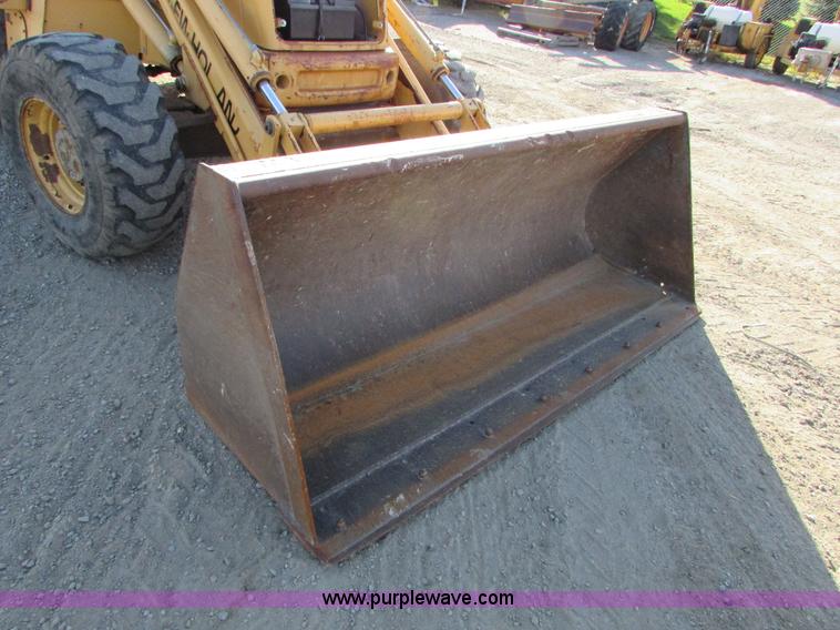 image for item I6737 1998 New Holland 655E backhoe