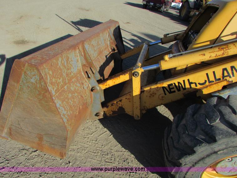 image for item I6737 1998 New Holland 655E backhoe