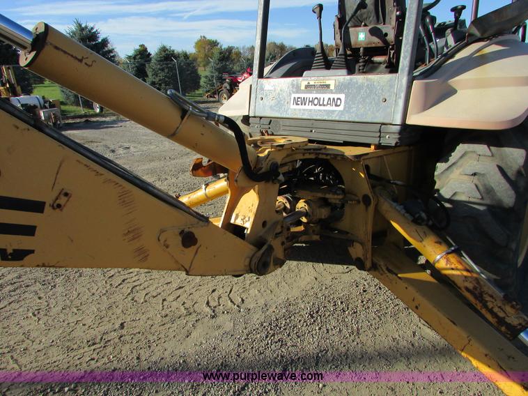 image for item I6737 1998 New Holland 655E backhoe