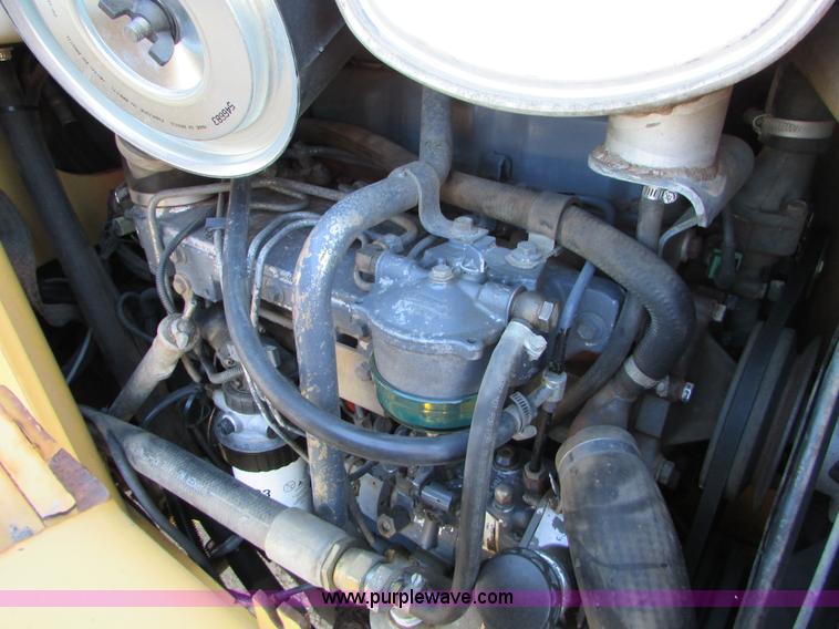 image for item I6737 1998 New Holland 655E backhoe