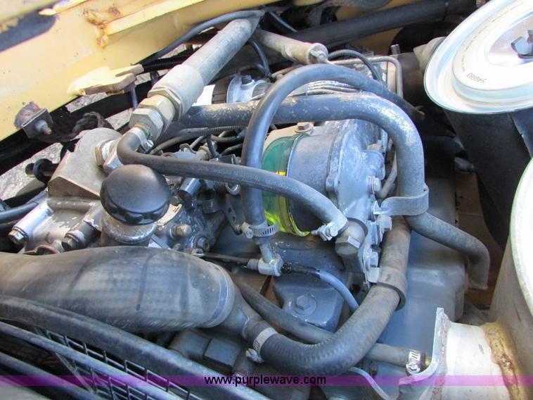 image for item I6737 1998 New Holland 655E backhoe