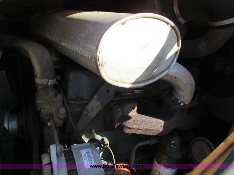 image for item I6737 1998 New Holland 655E backhoe