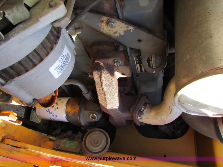 image for item I6737 1998 New Holland 655E backhoe