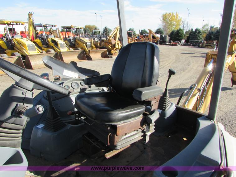 image for item I6737 1998 New Holland 655E backhoe