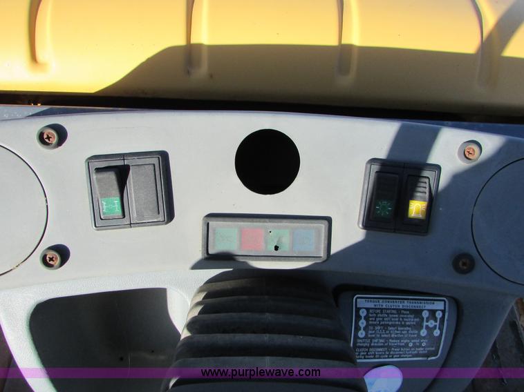 image for item I6737 1998 New Holland 655E backhoe