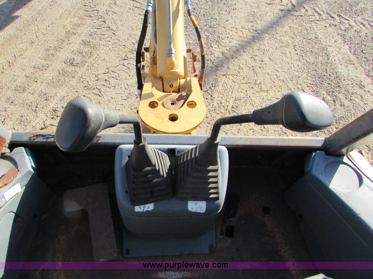 image for item I6737 1998 New Holland 655E backhoe