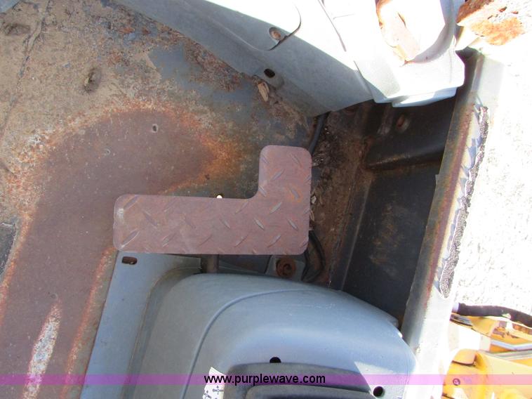 image for item I6737 1998 New Holland 655E backhoe